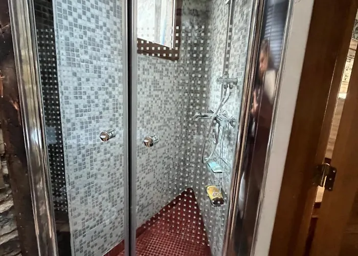 Het Kathedraalhuis Goudblomme Inn Antwerp