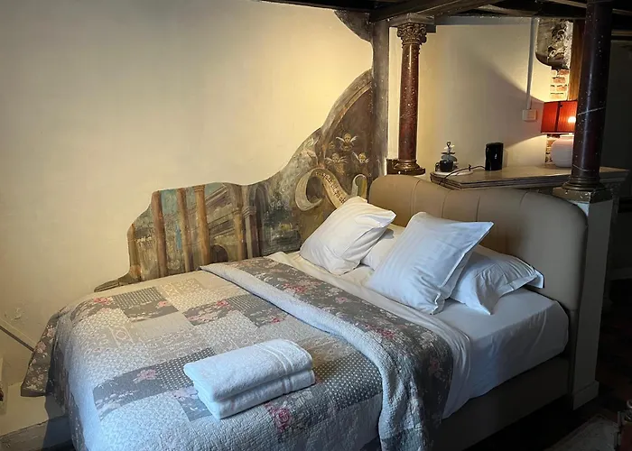 Han/Misafirhane Het Kathedraalhuis Goudblomme